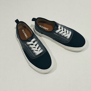 🌿 Old Navy Neutral Canvas Lace Up Sneakers